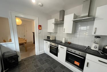 5 bed house, Belgrave Road, Mutley, Plymouth, PL47DR - Image 2